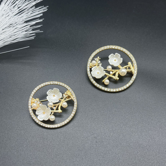 新中式国风梅花枝头胸针